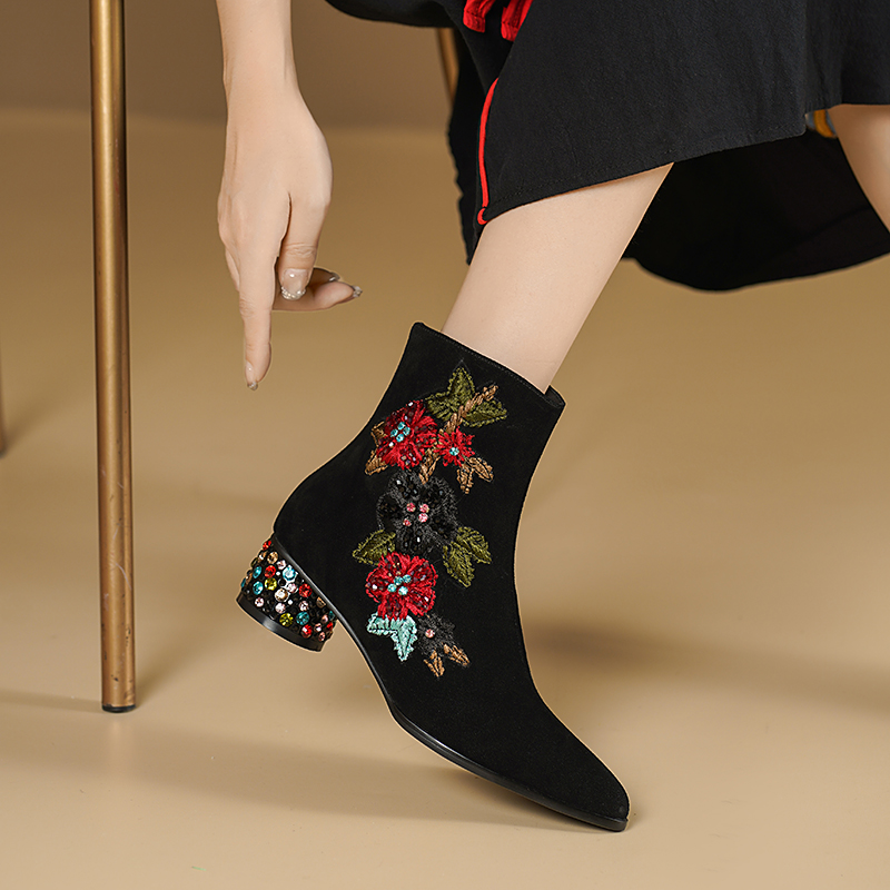 Bottines bohèmes en daim de va - Embroidery Flower avis et prix