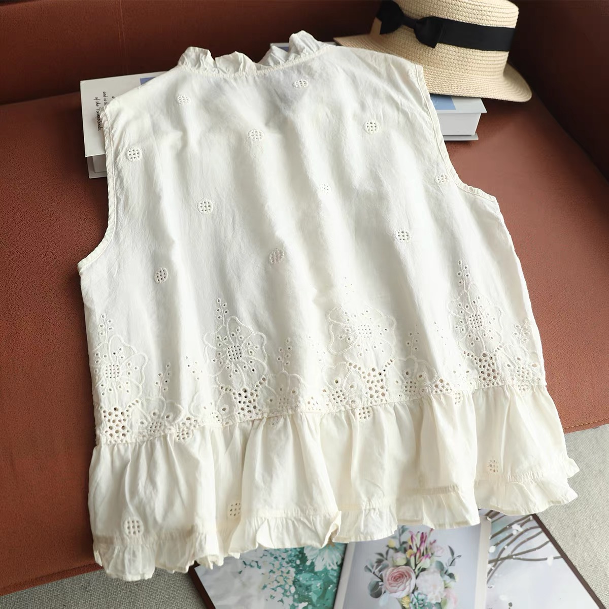 Débardeur sans manches pour fe - Embroidery Vest avis et prix